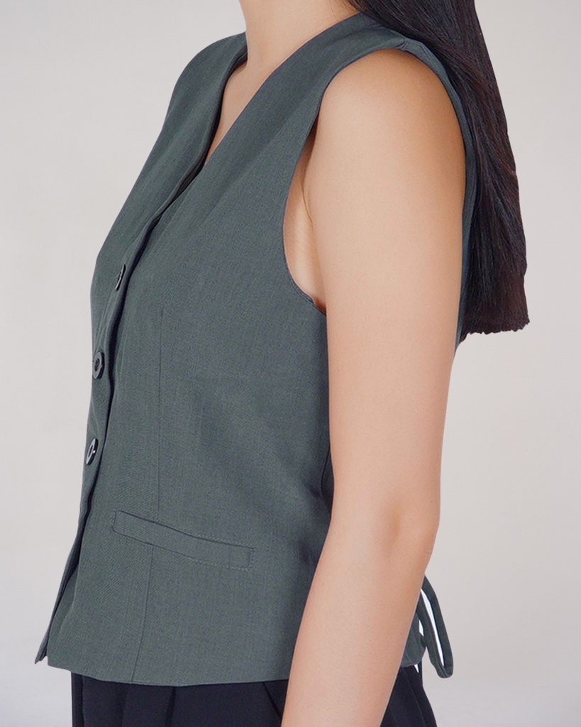 Lisa Vest