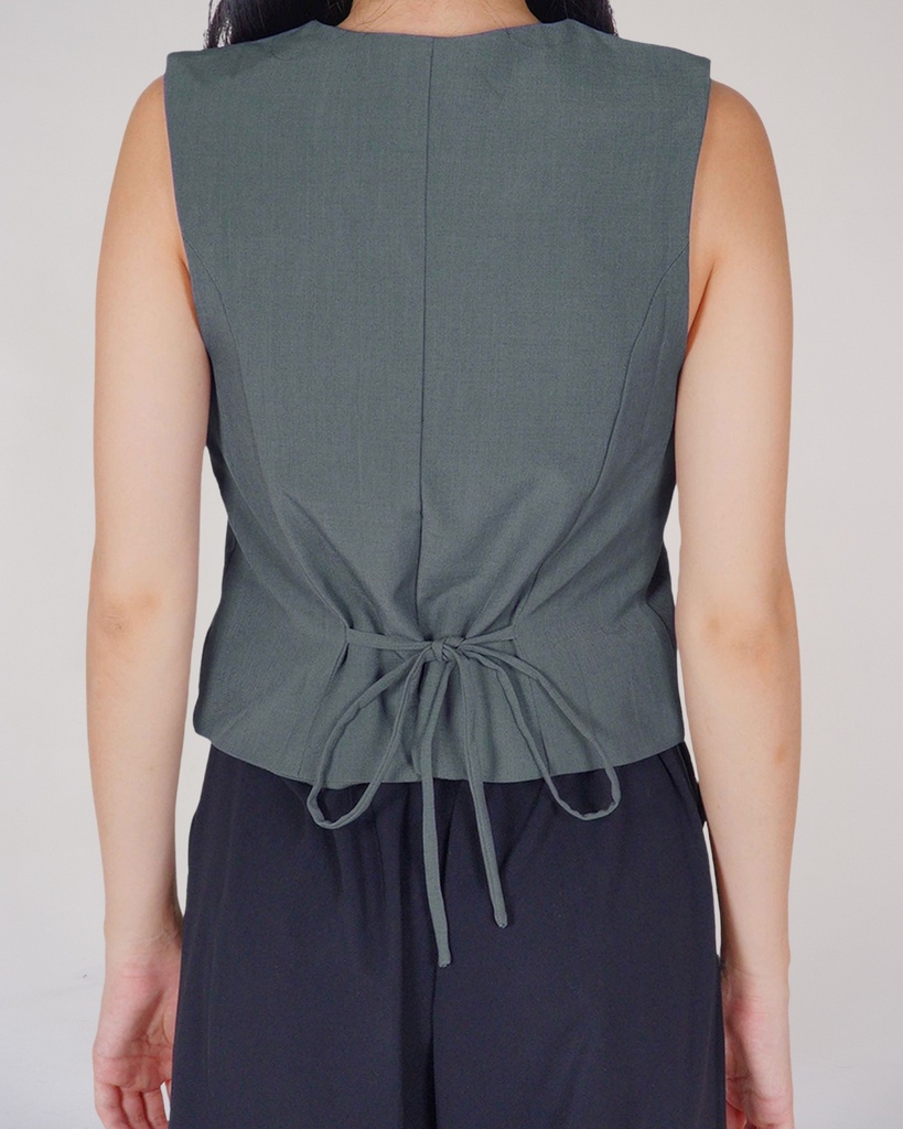 Lisa Vest