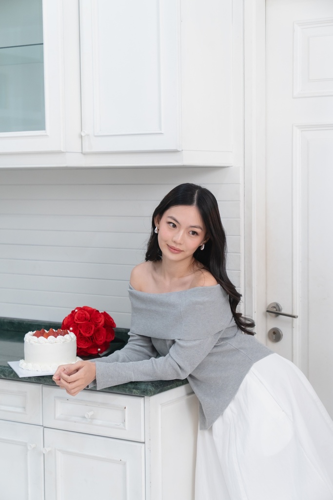 Grace Shoulder Knit Top