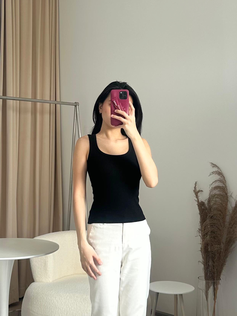 Esara Ribbed Top