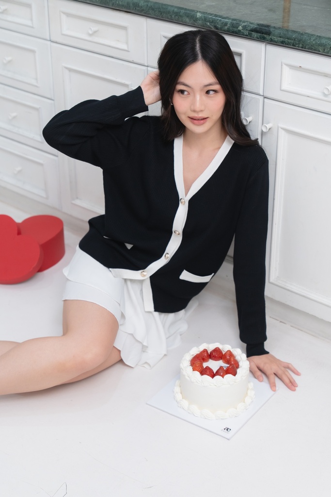 [INS03-0002-BLACK/ALL] Valerie Knit Top (BLACK)