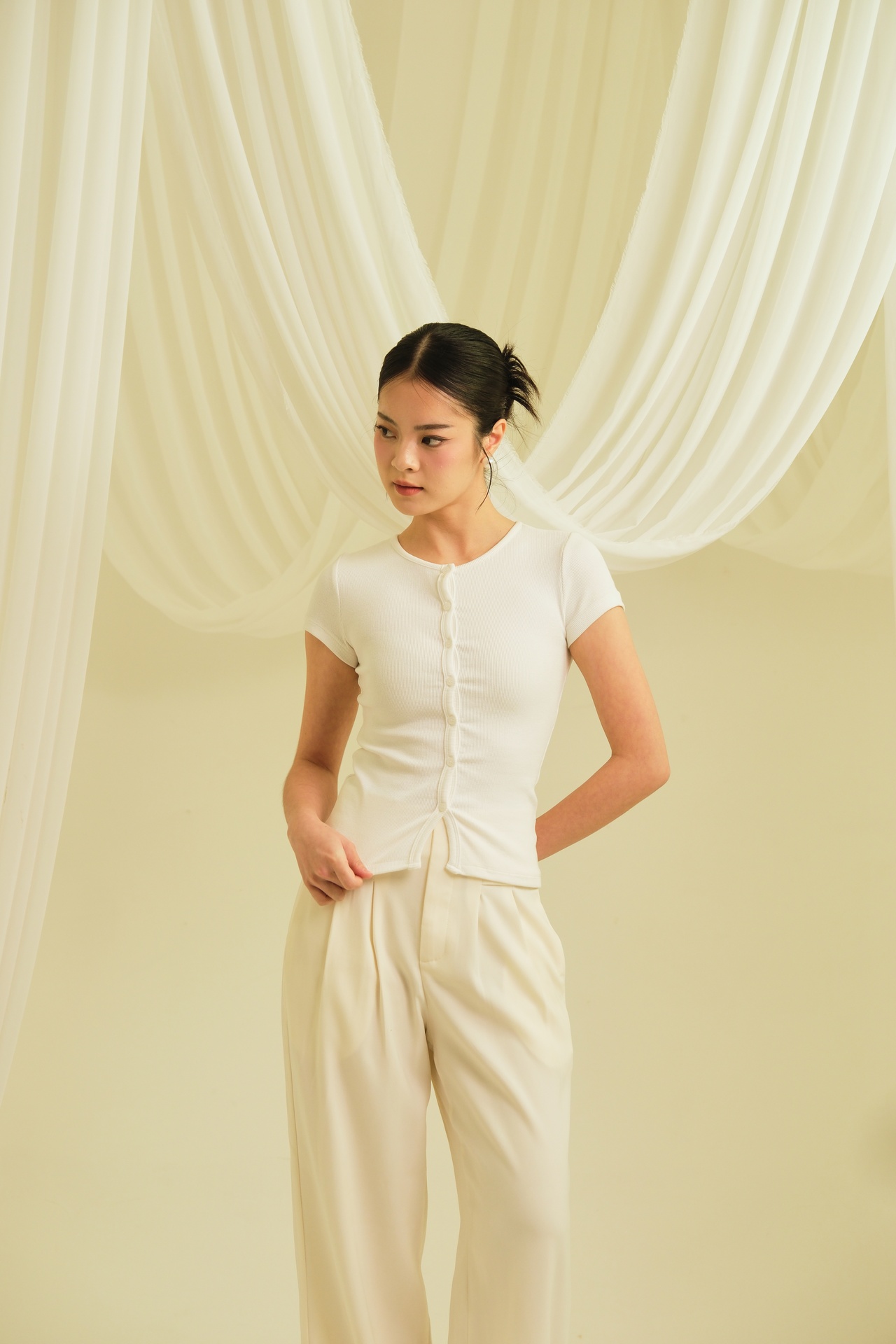 [INS02-0003-BLACK] Bella Ribbed Top